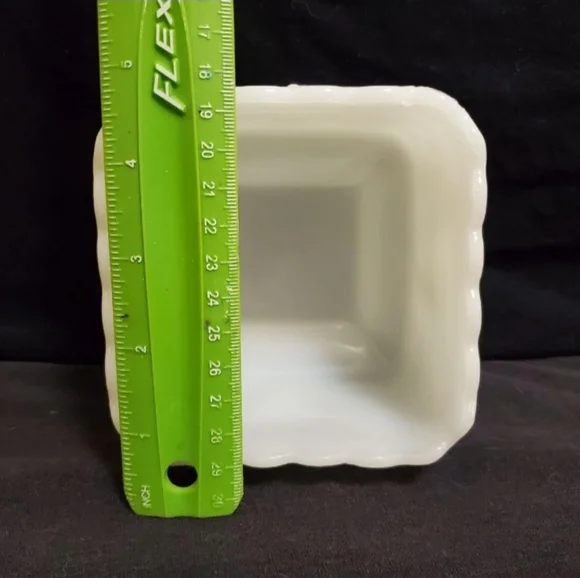 Anchor Hocking (?) Milk Glass Pedestal Planter/Vase/Candy Dish - Picture 11 of 12